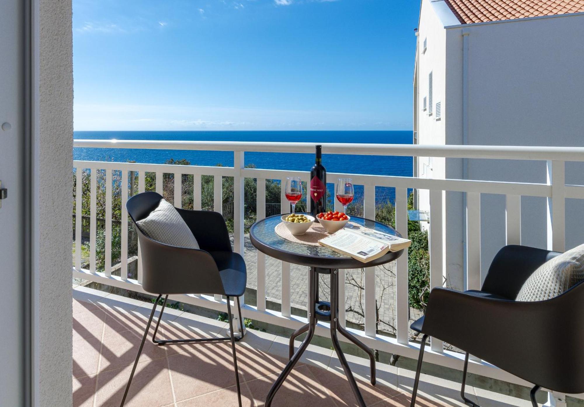 Apartman Lea *