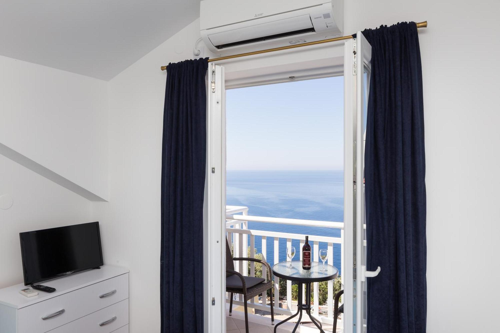 Apartman Lea *
